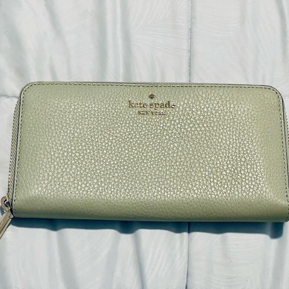 NWOT Kate Spade ♠️ Continental Wallet (light green leather)